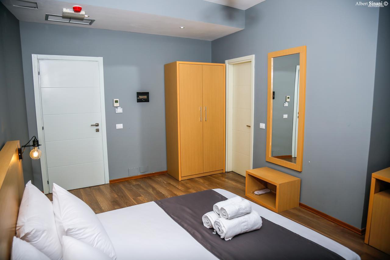 อาร์ก โฮเทล ติรานา Hotel Yzberish ภายนอก รูปภาพ