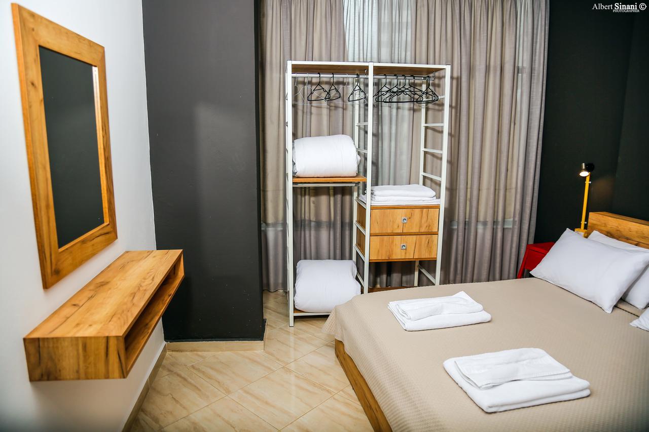 อาร์ก โฮเทล ติรานา Hotel Yzberish ภายนอก รูปภาพ