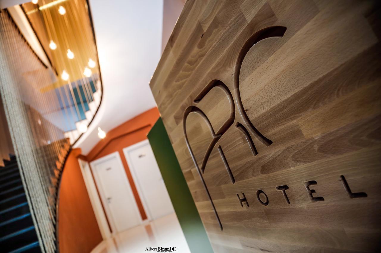 อาร์ก โฮเทล ติรานา Hotel Yzberish ภายนอก รูปภาพ
