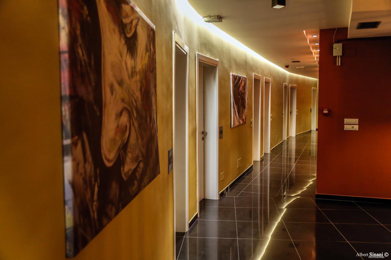 อาร์ก โฮเทล ติรานา Hotel Yzberish ภายนอก รูปภาพ